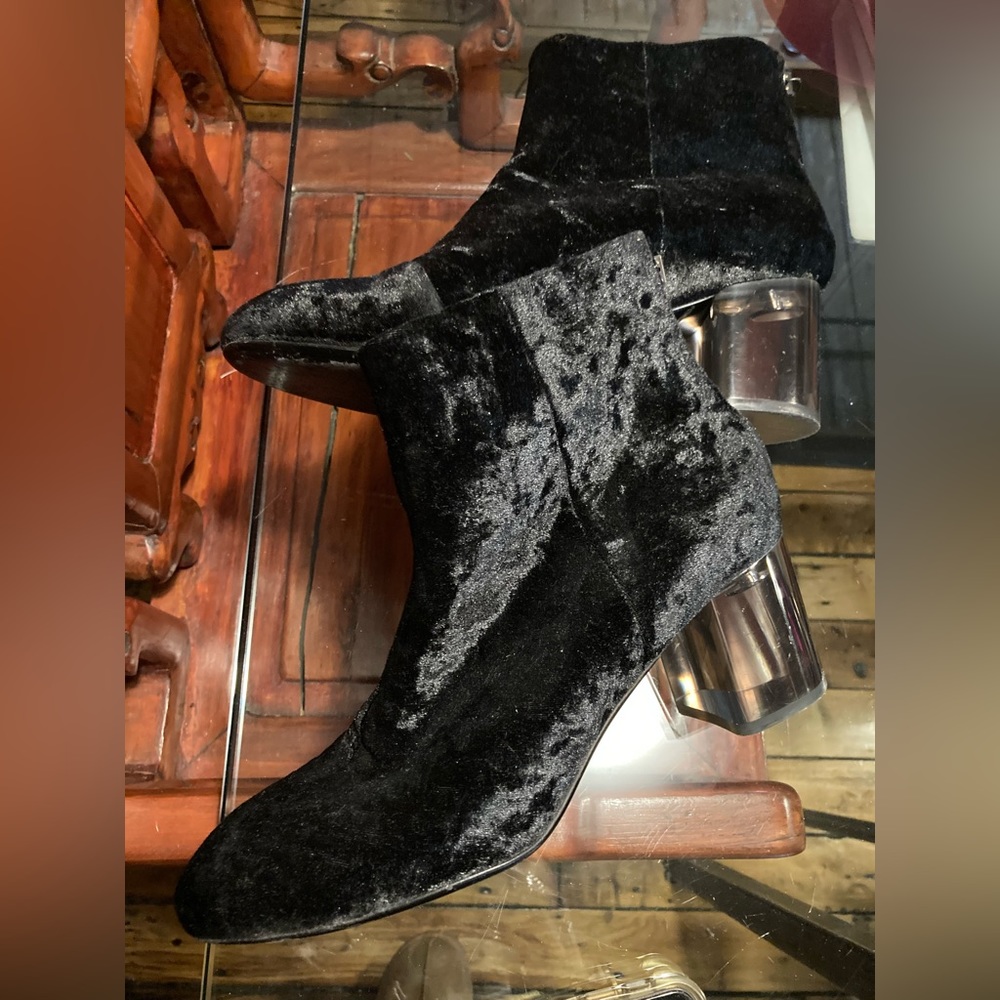 NWOT Rag & Bone Black Crushed Velvet Ankle Boots Sz 41